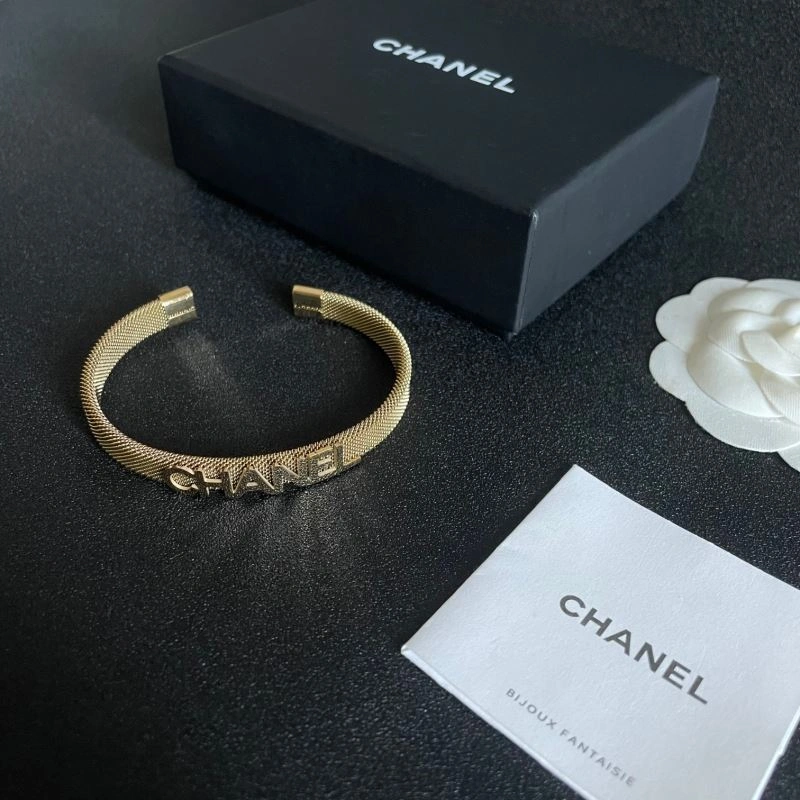 Refined Chanel Bracelets 228350