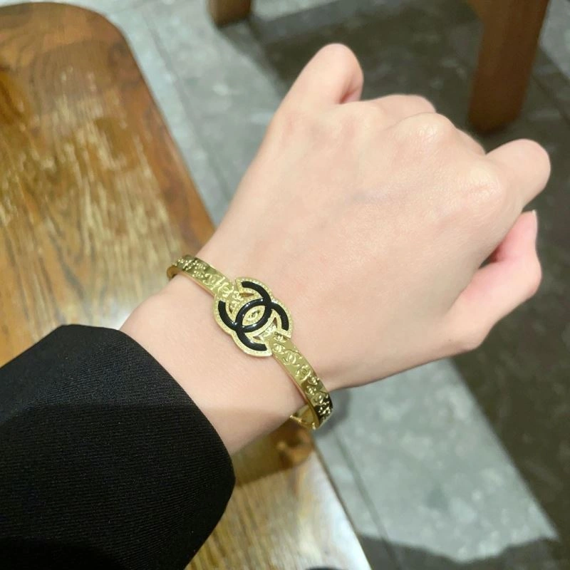 Chanel Bracelets FreshLook 228357