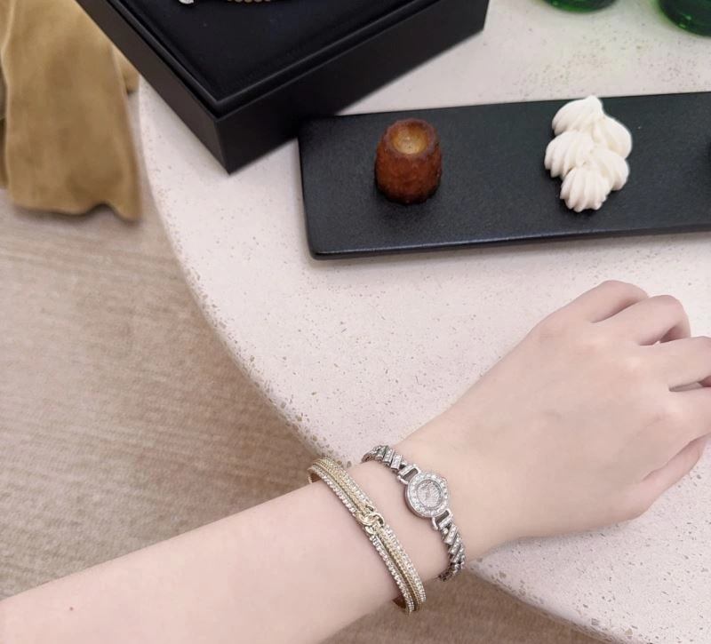 RelaxedFit Chanel Bracelets 226445