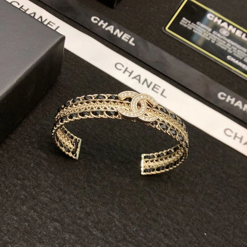 Snug Chanel Bracelets 226483