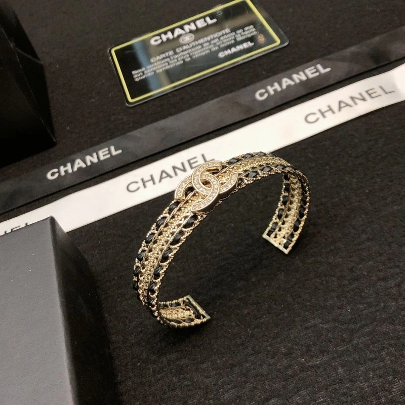 Snug Chanel Bracelets 226483