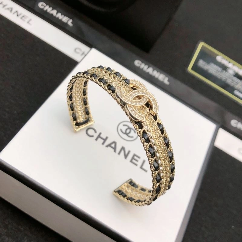 Snug Chanel Bracelets 226483