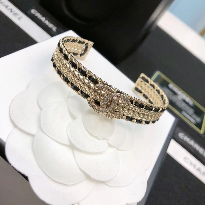 Snug Chanel Bracelets 226483