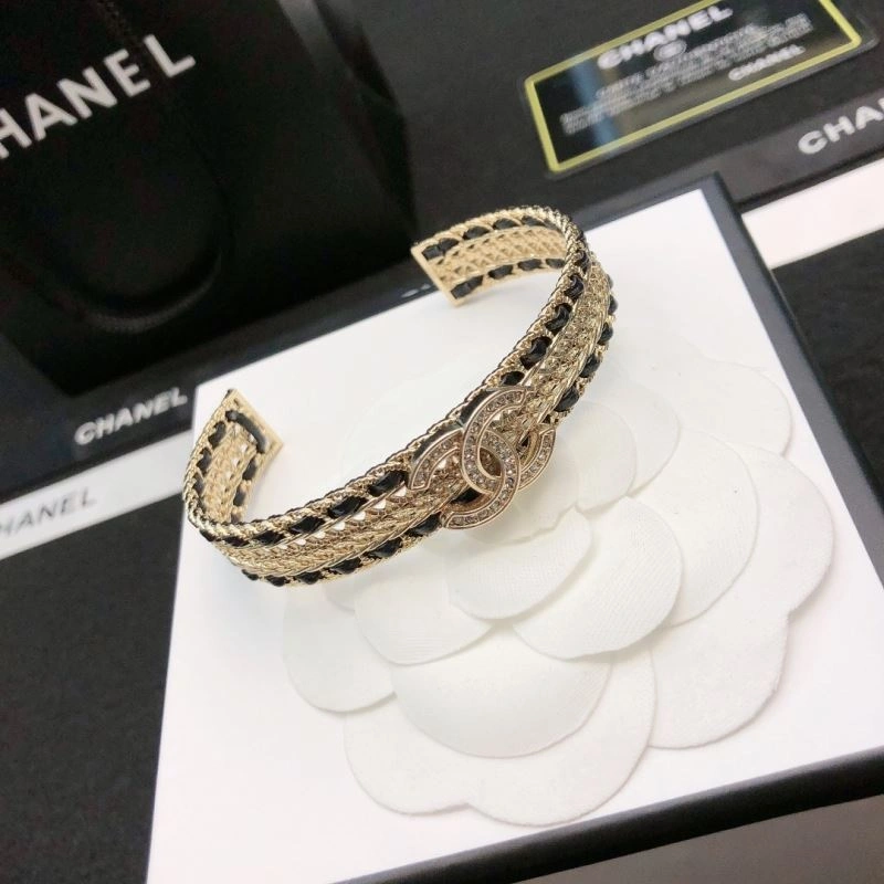 Snug Chanel Bracelets 226483