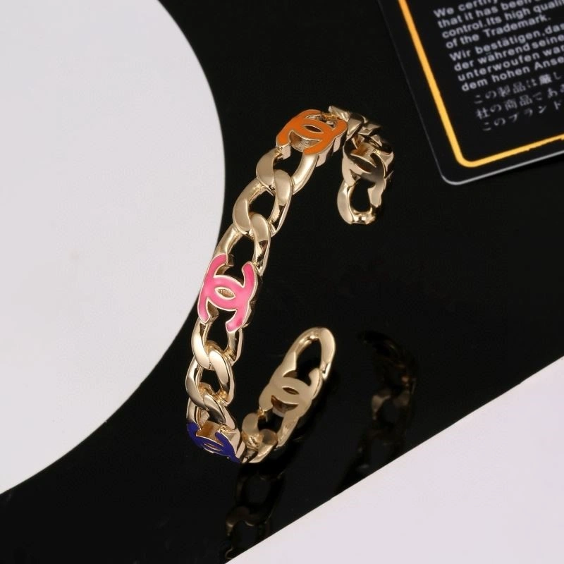 Chanel Bracelets Sleek 225675