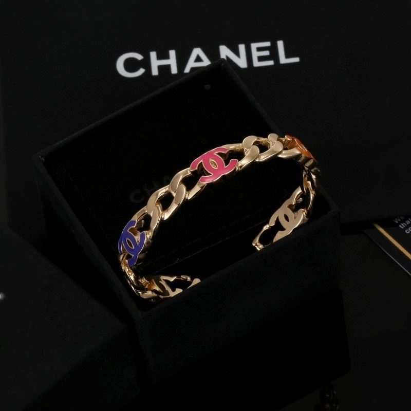 Chanel Bracelets Sleek 225675