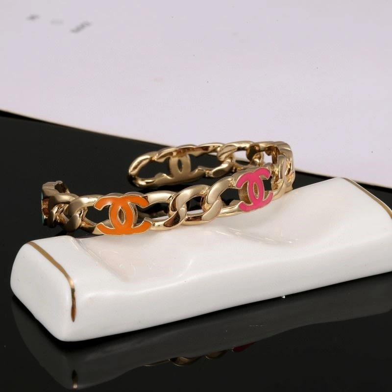 Chanel Bracelets Sleek 225675