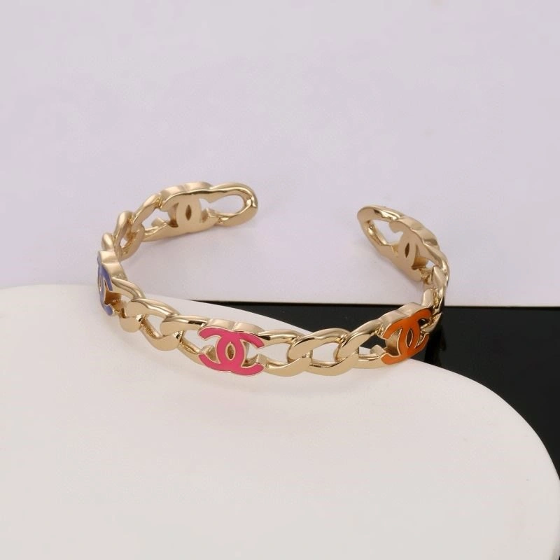 Chanel Bracelets Sleek 225675