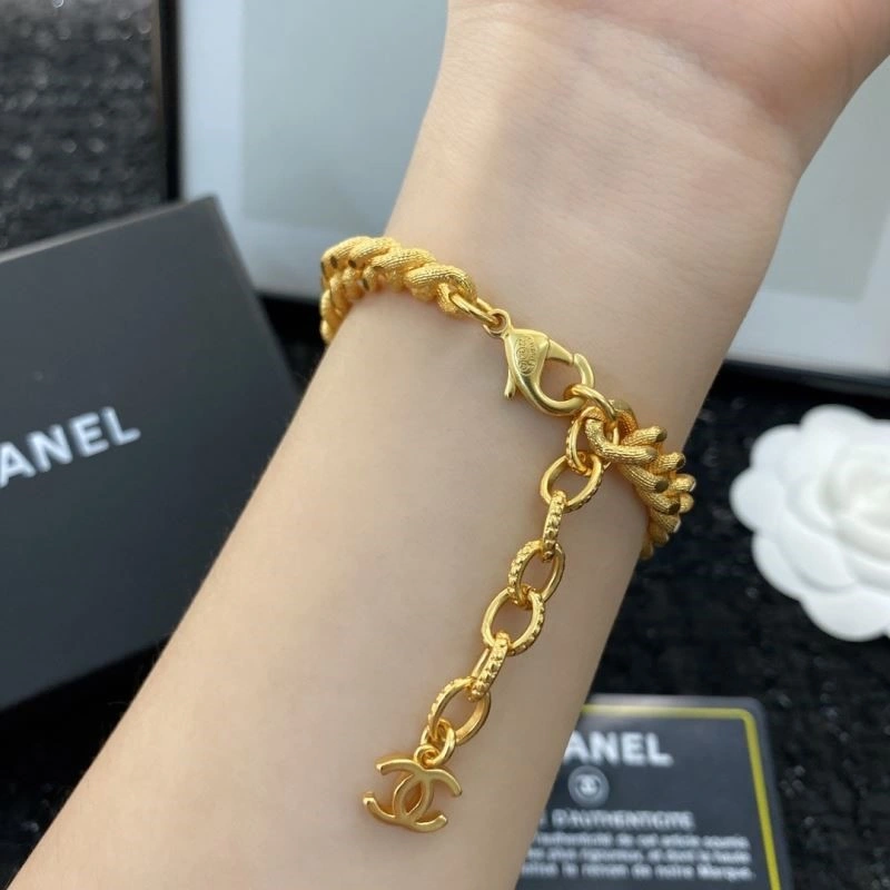Timeless Chanel Bracelets 225666