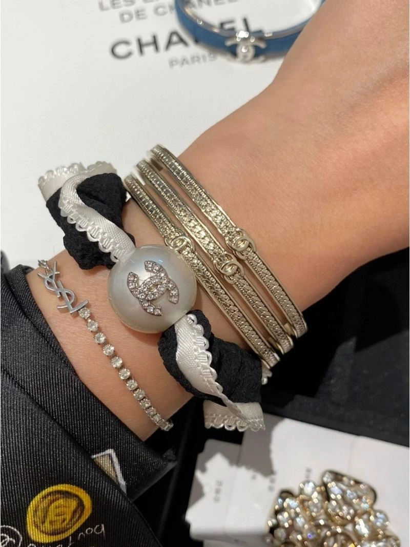 Vibrant Chanel Bracelets 225663