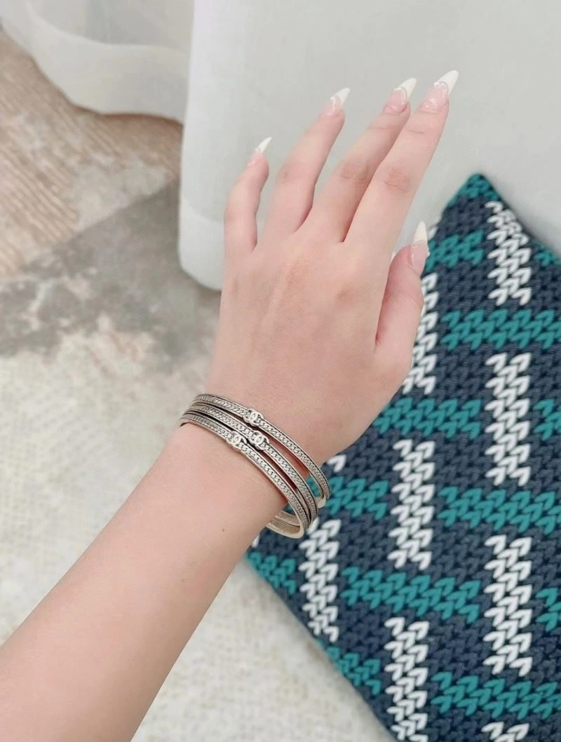 Vibrant Chanel Bracelets 225663