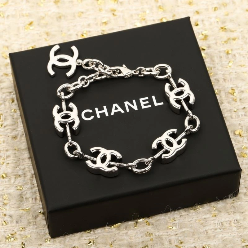 Comfortable Chanel Bracelets 225684
