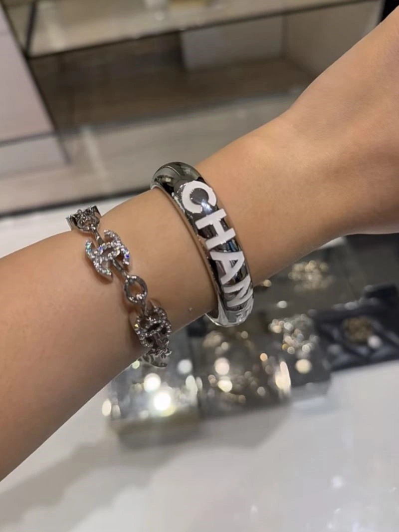 Comfortable Chanel Bracelets 225684