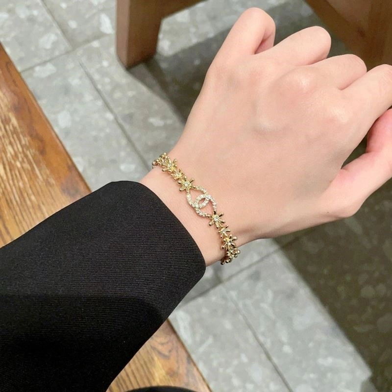 Chanel Bracelets Breathable 225648