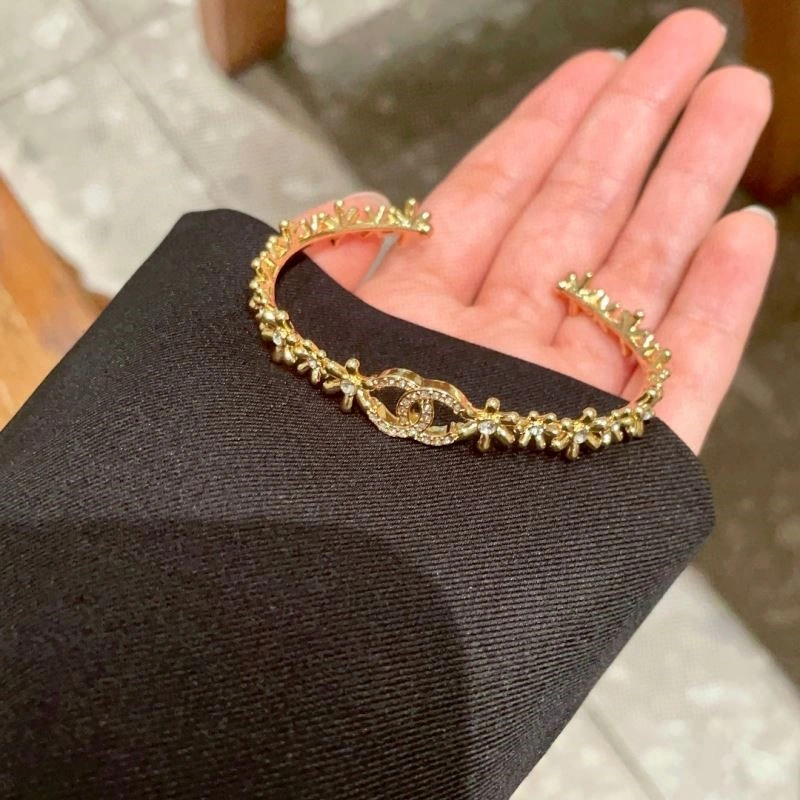Chanel Bracelets Breathable 225648