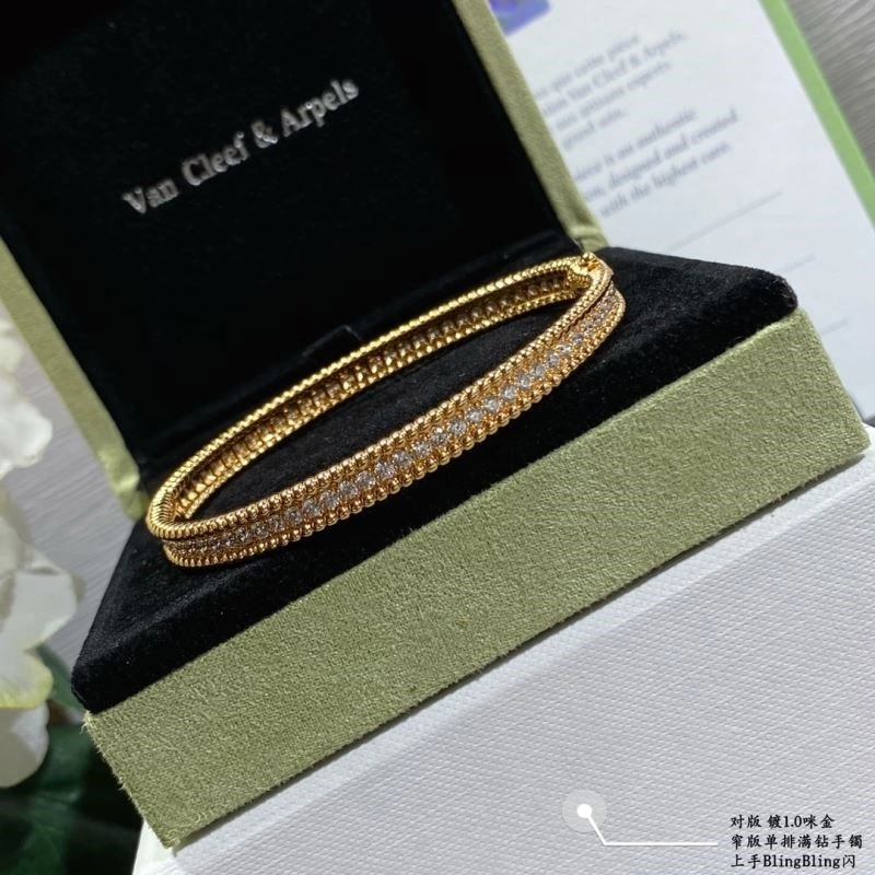 Chanel Bracelets Breathable 225654