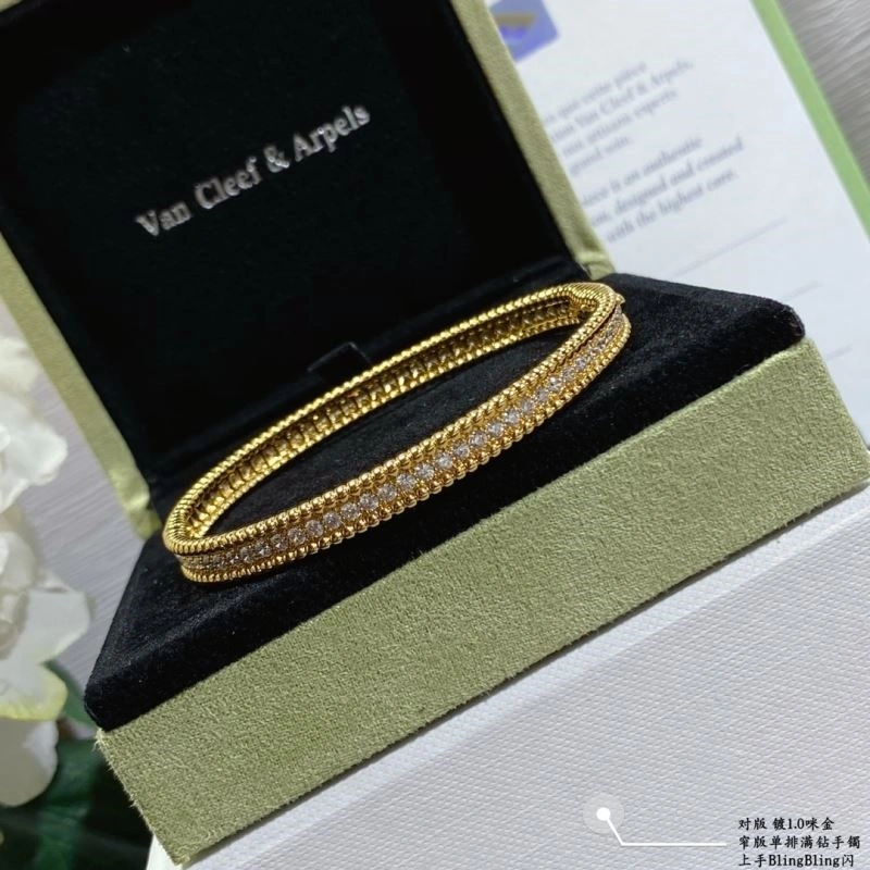 Chanel Bracelets Breathable 225654