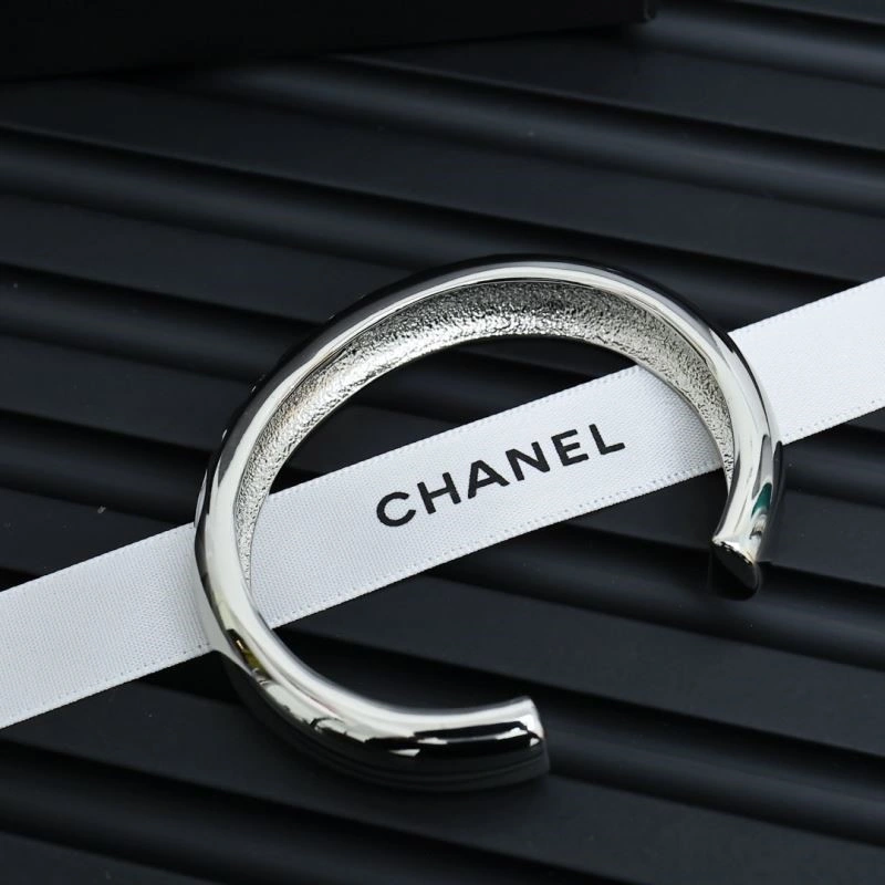 Chanel Bracelets Stylish 225647