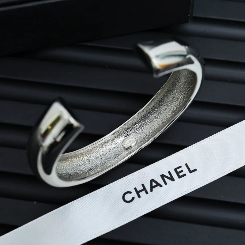 Chanel Bracelets Stylish 225647