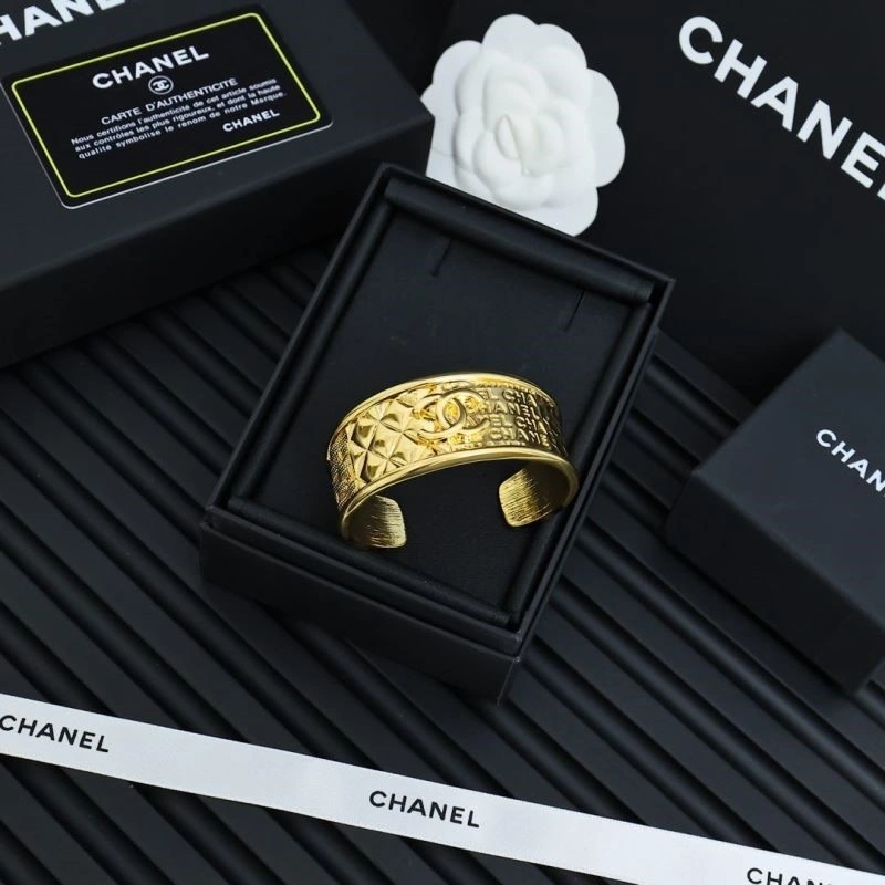 Comfortable Chanel Bracelets 225690