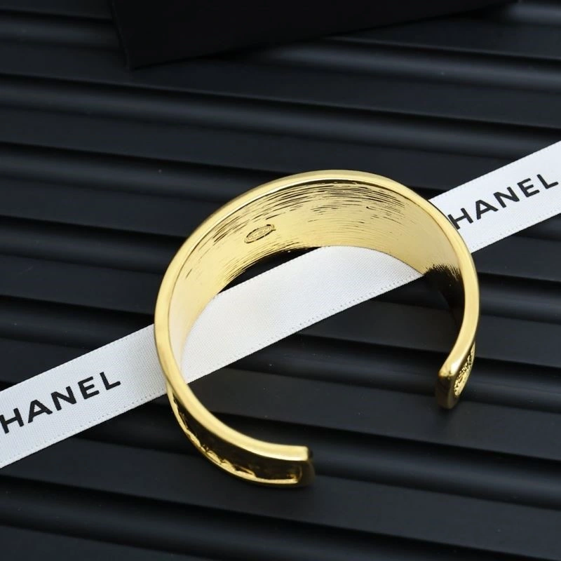 Comfortable Chanel Bracelets 225690