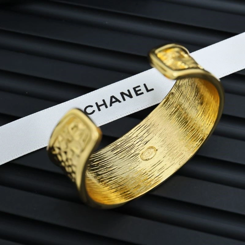 Comfortable Chanel Bracelets 225690