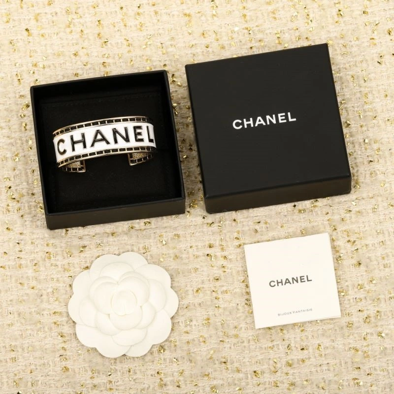 Breathable Chanel Bracelets 225655