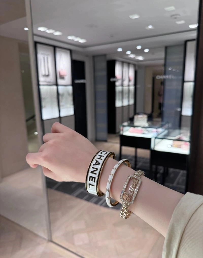 Breathable Chanel Bracelets 225655
