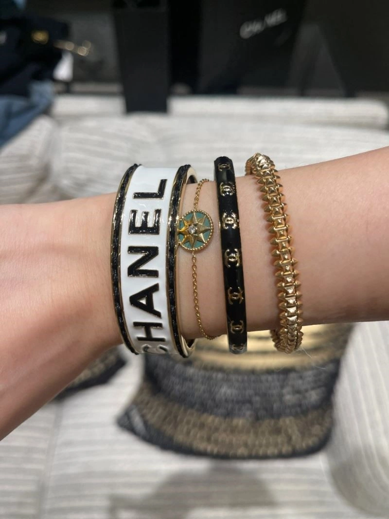 Breathable Chanel Bracelets 225655