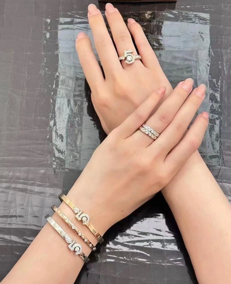 Trendy Chanel Bracelets 224495