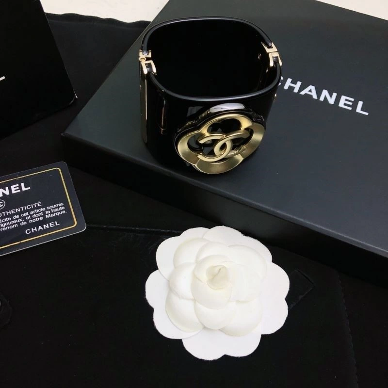 Comfortable Chanel Bracelets 224521