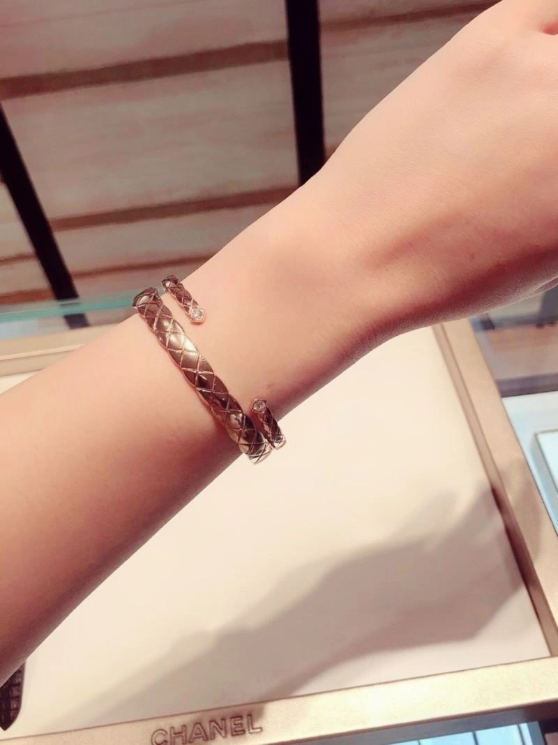 Casual Chanel Bracelets 223225