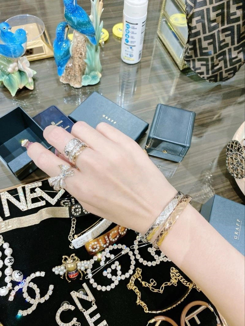 Casual Chanel Bracelets 223225