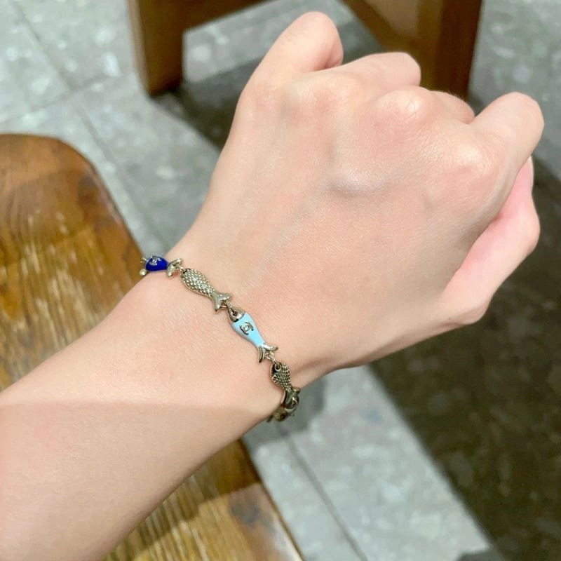 Chanel Bracelets Compact 223221