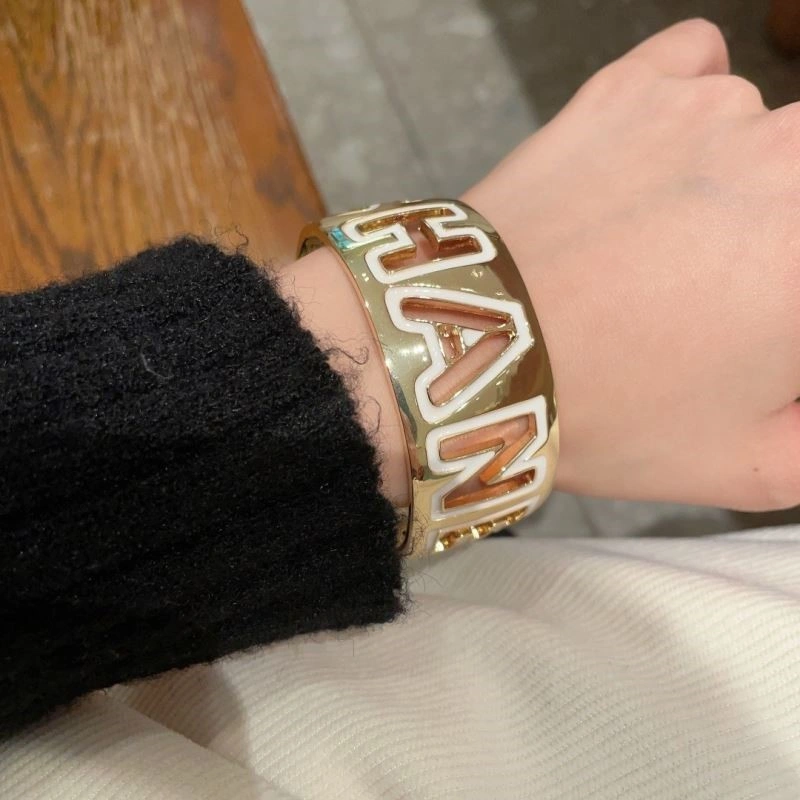 Flexible Chanel Bracelets 223212