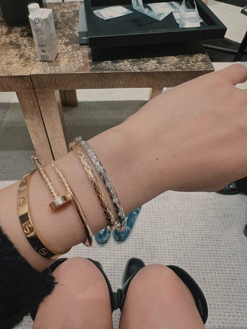 Refined Chanel Bracelets 223209