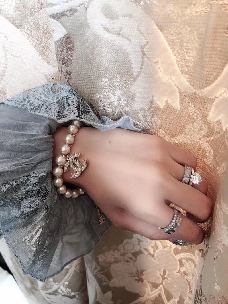 Resilient Chanel Bracelets 223198