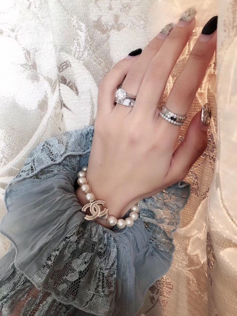 Resilient Chanel Bracelets 223198