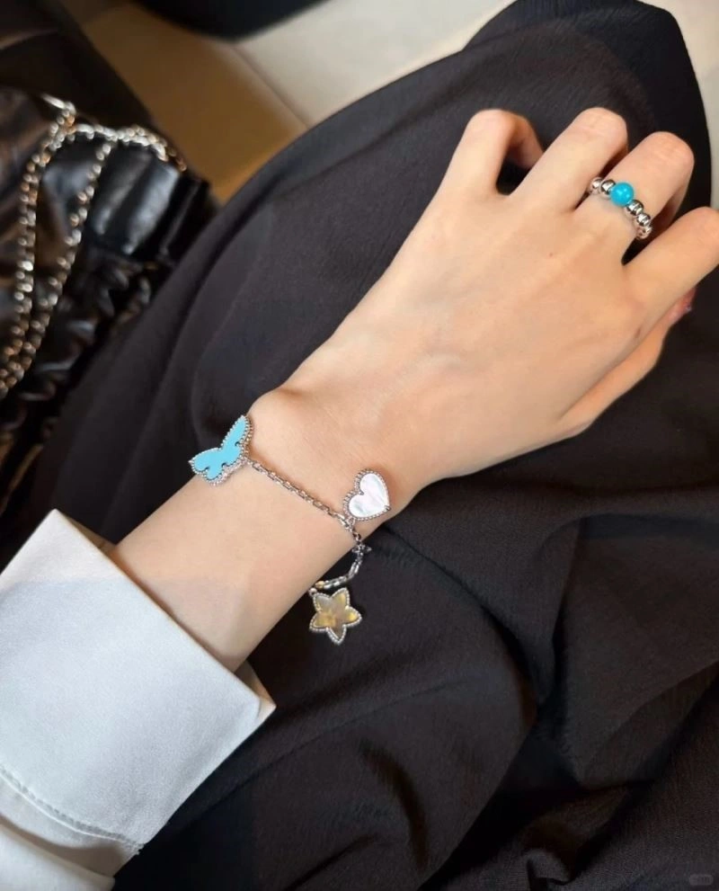 Comfortable Chanel Bracelets 223204