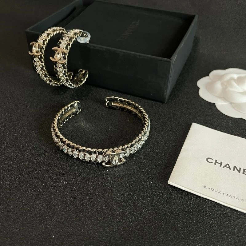 Chanel Bracelets EyeCatching 223189