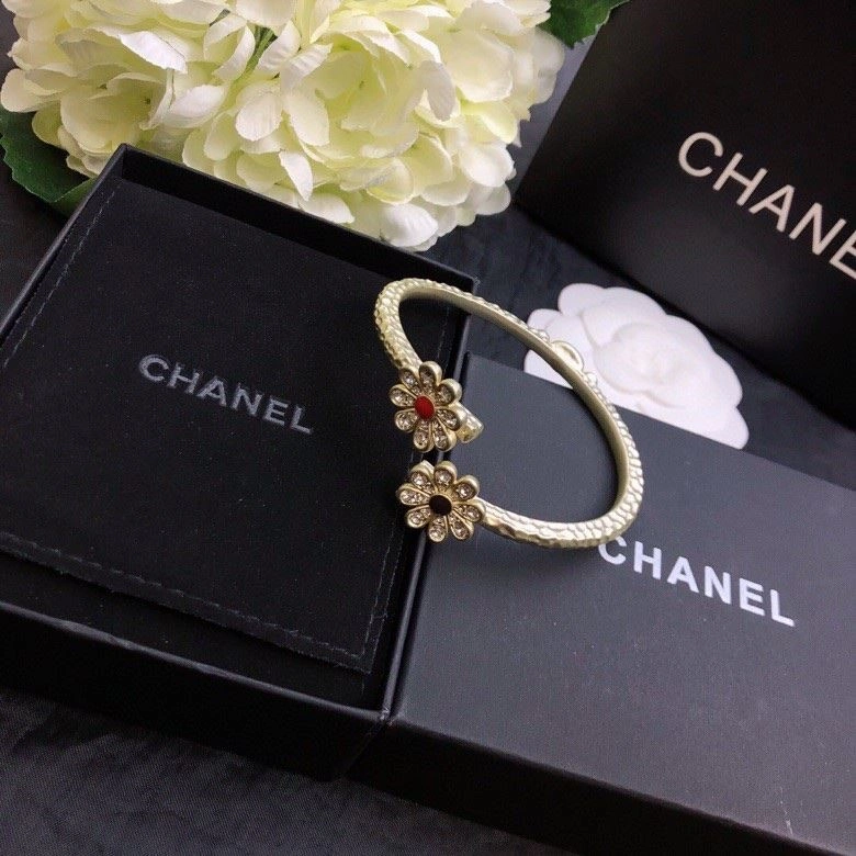 Effortless Chanel Bracelets 223243