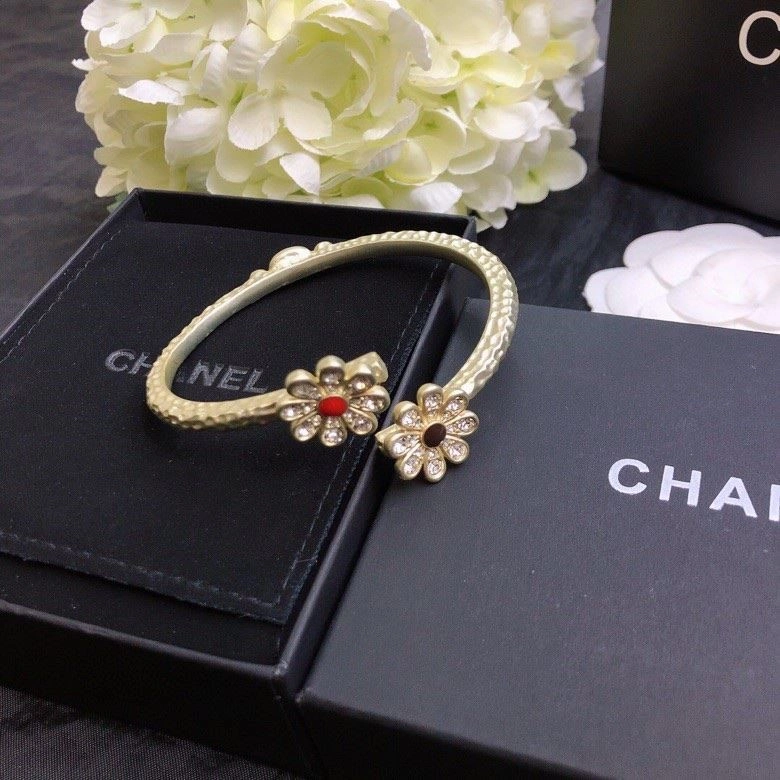 Effortless Chanel Bracelets 223243