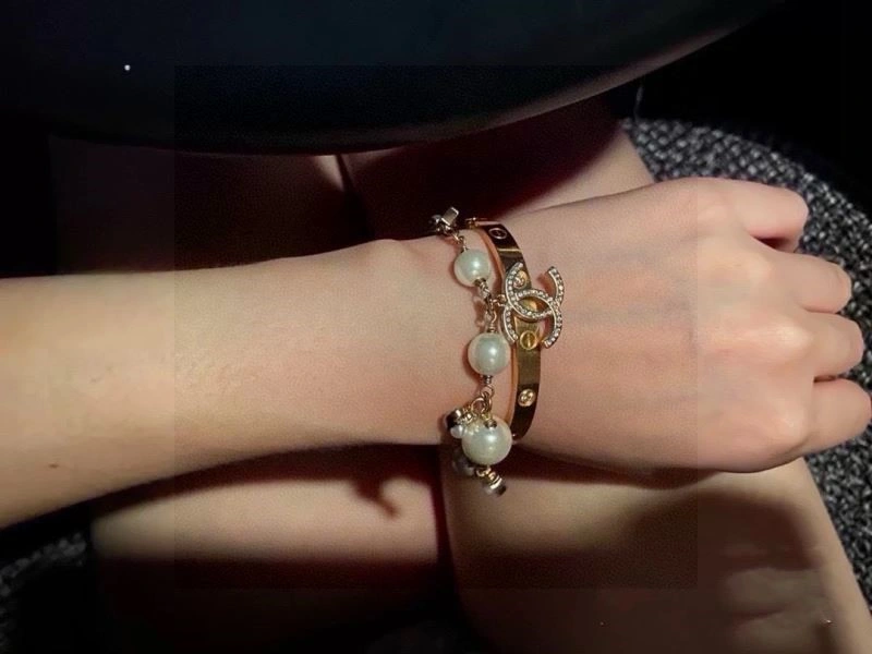 Chanel Bracelets Breathable 221986