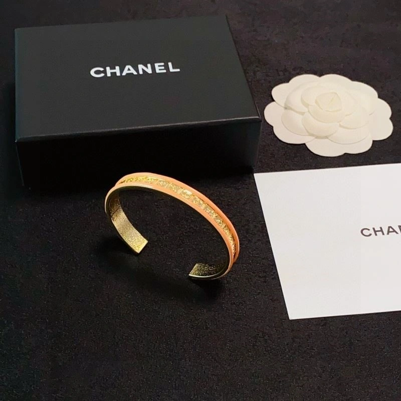 Unisex Chanel Bracelets 221976