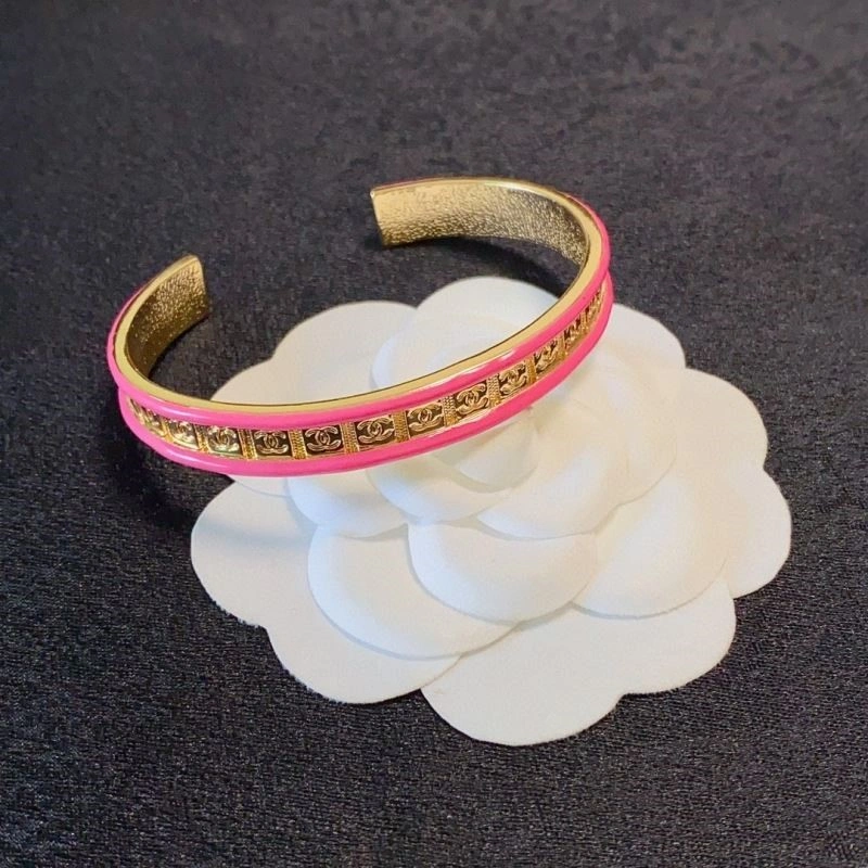 Attractive Chanel Bracelets 221984