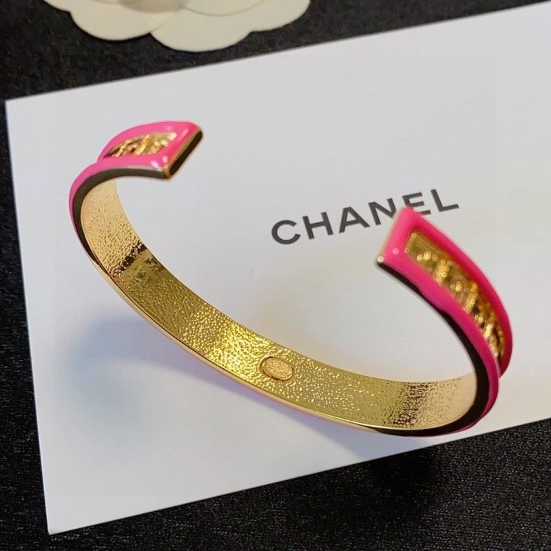 Attractive Chanel Bracelets 221984