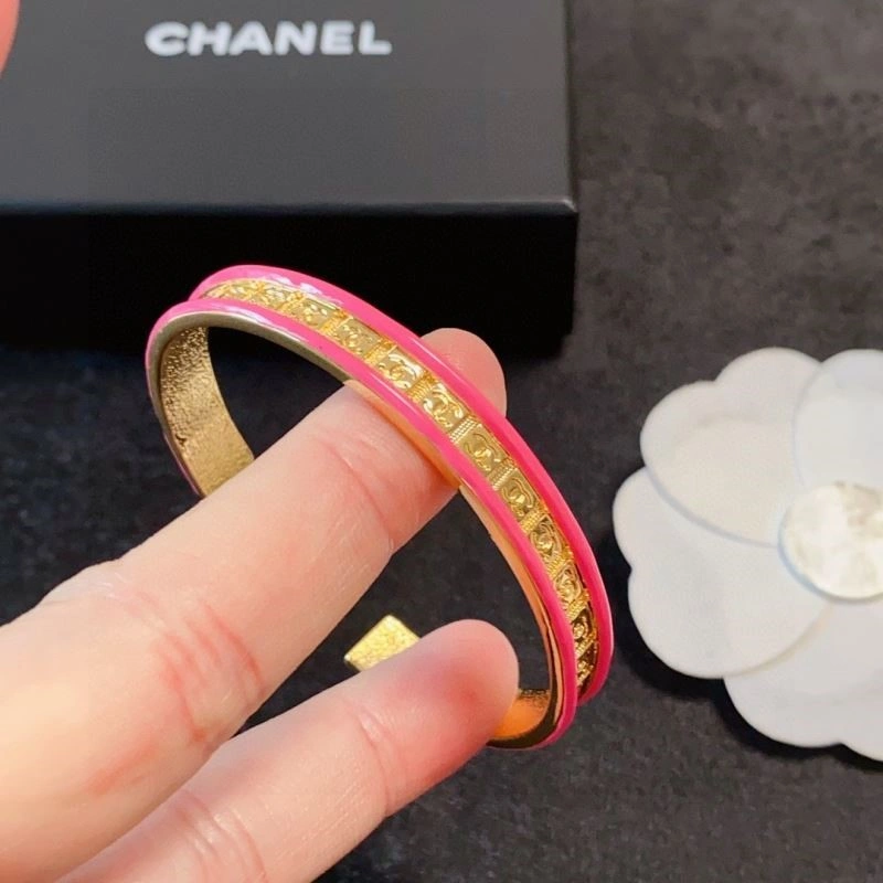 Attractive Chanel Bracelets 221984