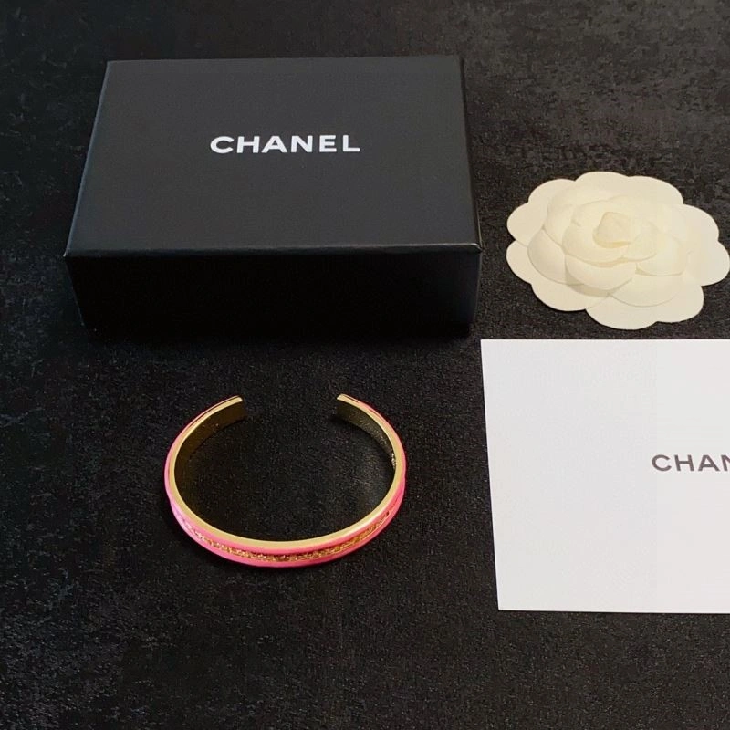 Attractive Chanel Bracelets 221984