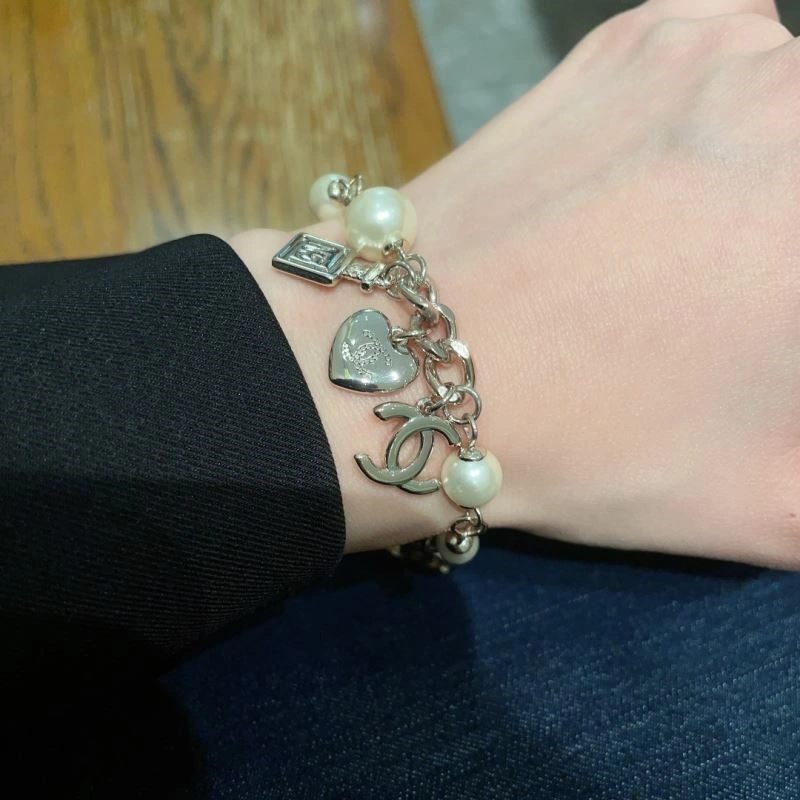 Chanel Bracelets Supportive 221980