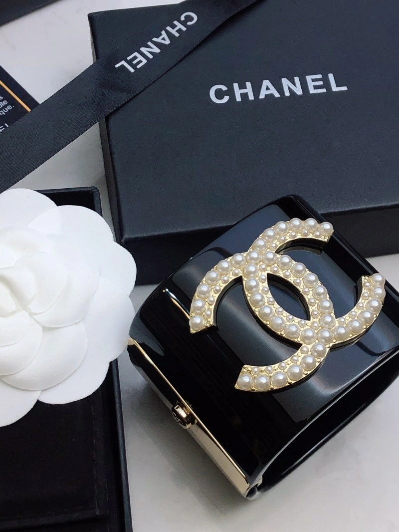 EyeCatching Chanel Bracelets 221965